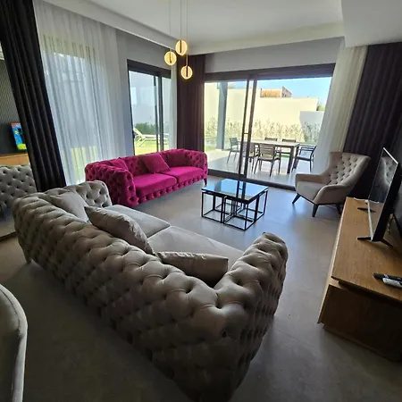 Ayayorgi Sueper Havuzlu Yeni Villa Çeşme