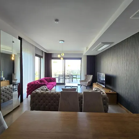 Ayayorgi Sueper Havuzlu Yeni Villa