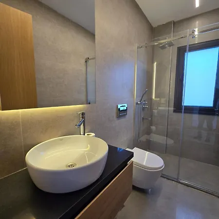 Ayayorgi Sueper Havuzlu Yeni Villa *