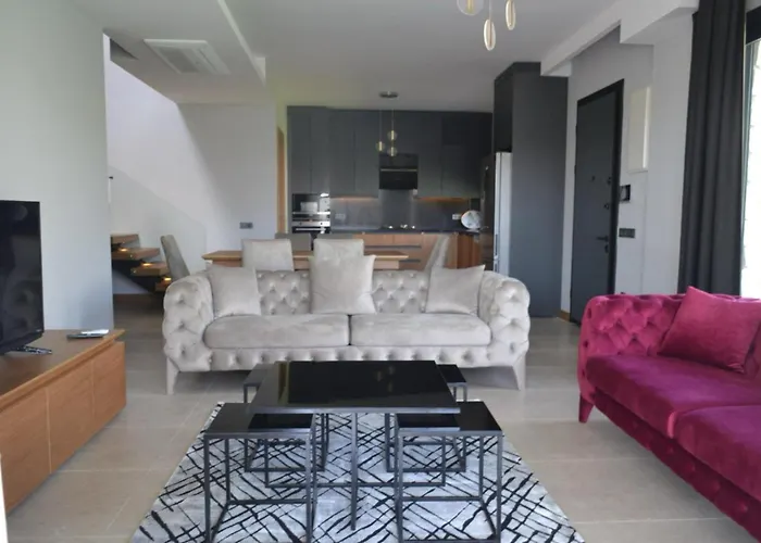 Villa Ayayorgi Sueper Havuzlu Yeni Çeşme