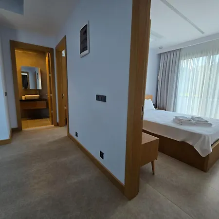 Ayayorgi Sueper Havuzlu Yeni Çeşme