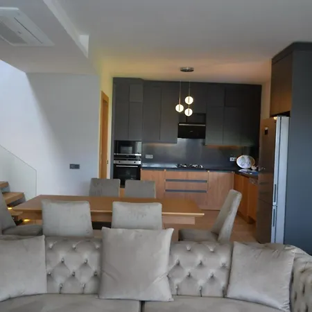 Ayayorgi Sueper Havuzlu Yeni فيلة Çeşme